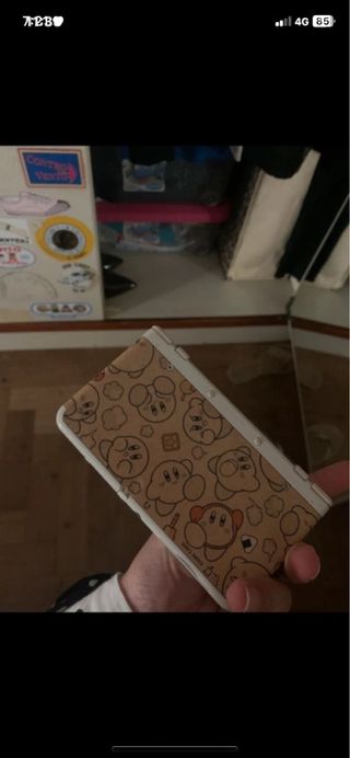 New Nintendo 3DS con cover Kirby