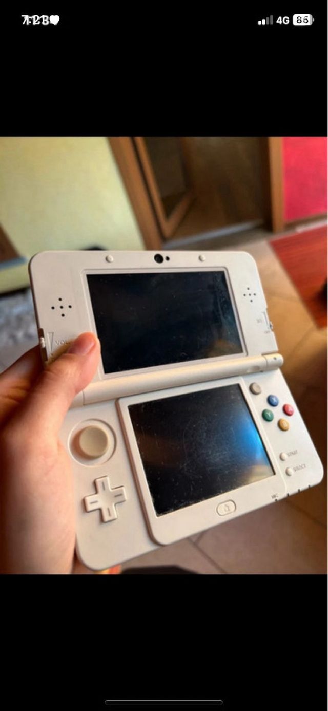 New Nintendo 3DS con cover Kirby