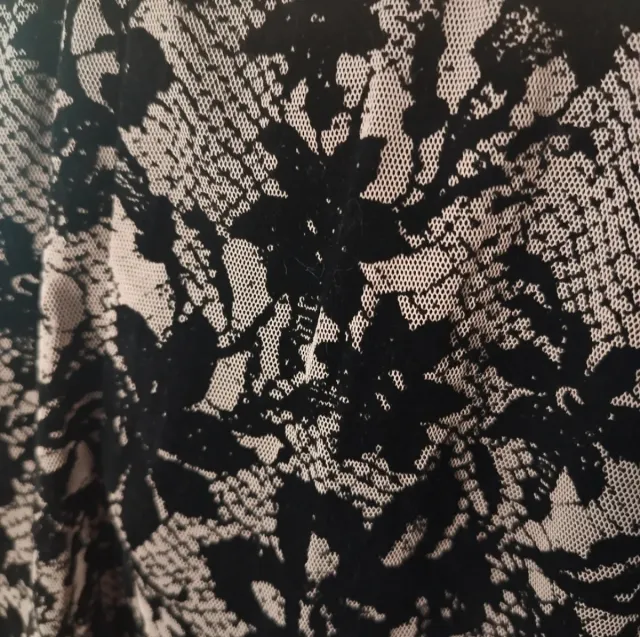 Falda midi Zara encaje beige y negro