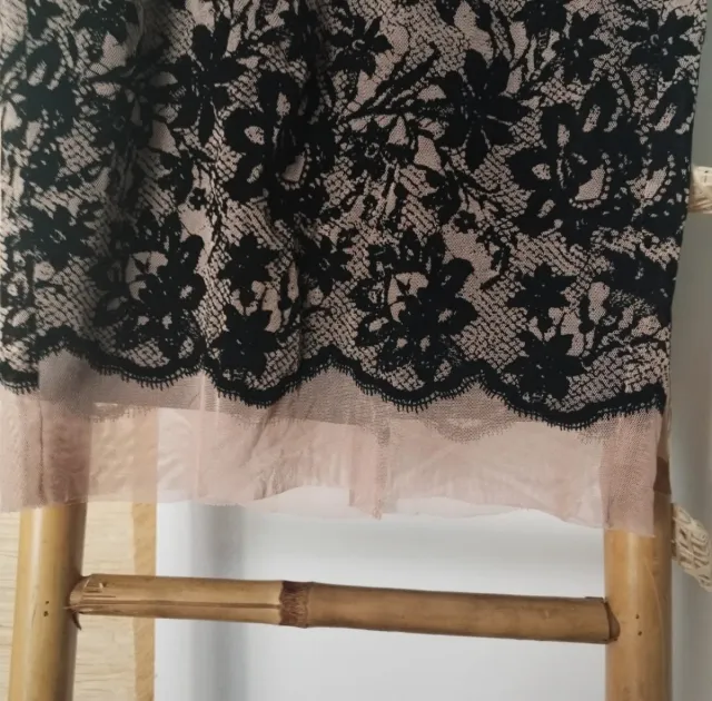 Falda midi Zara encaje beige y negro