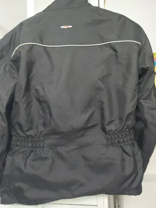 Chaqueta de moto negra