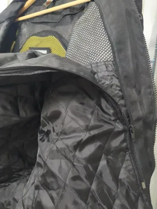 Chaqueta de moto negra