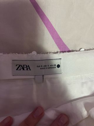 Falda de lentejuelas Blanca de Zara