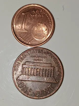 2 Monedas 1 Cent 1999 España S/C y 1 cent 1977 .