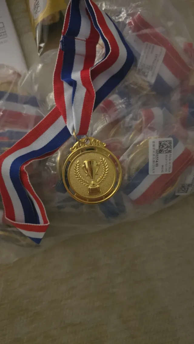 40 Medallas Metal Doradas