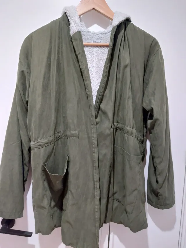 Chaqueta fina con borreguito