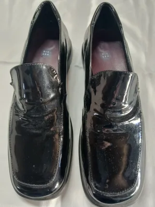 Mocasines charol mujer negros