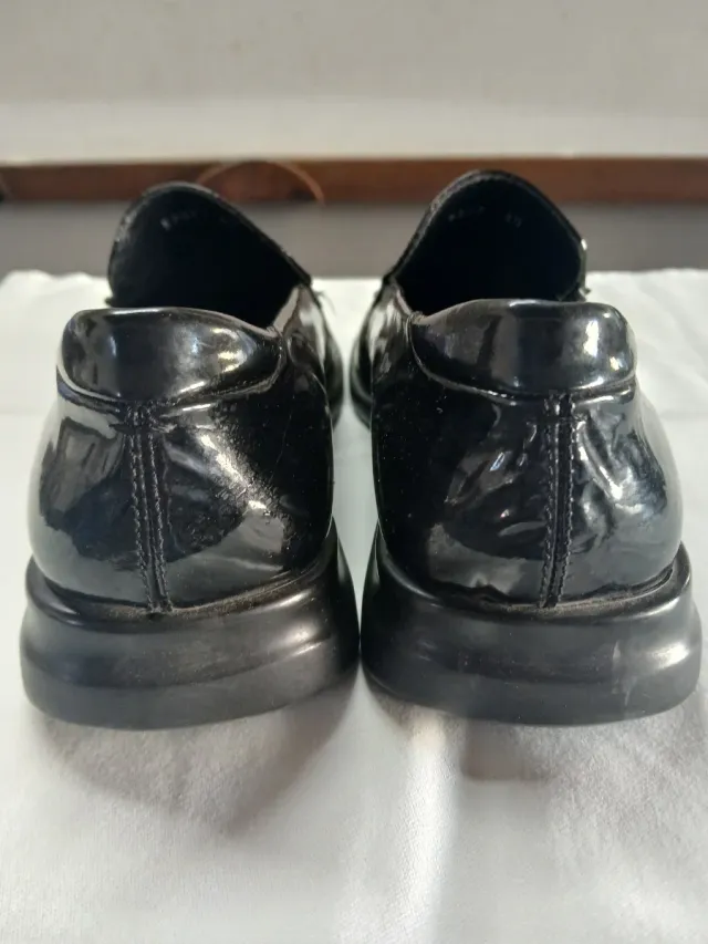 Mocasines charol mujer negros