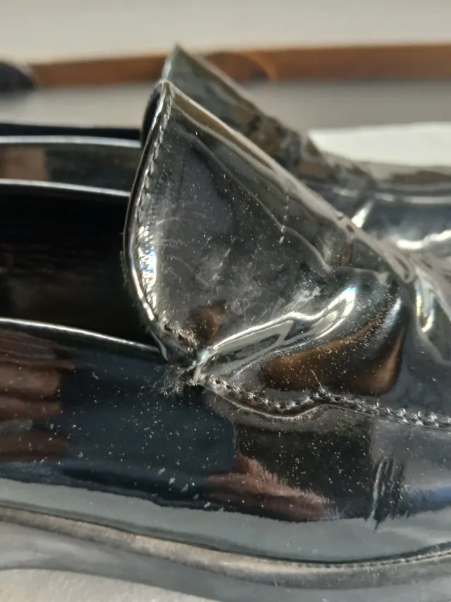 Mocasines charol mujer negros