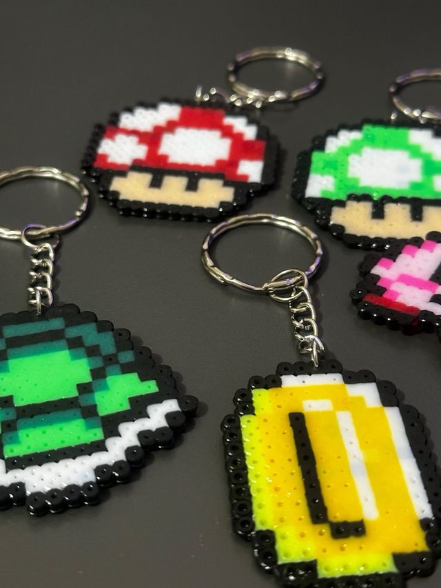 Llaveros Pixel Art Mario Bros y Kirby