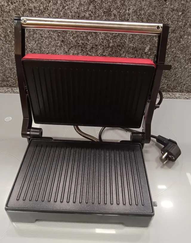 Sandwichera Eléctrica Parrilla