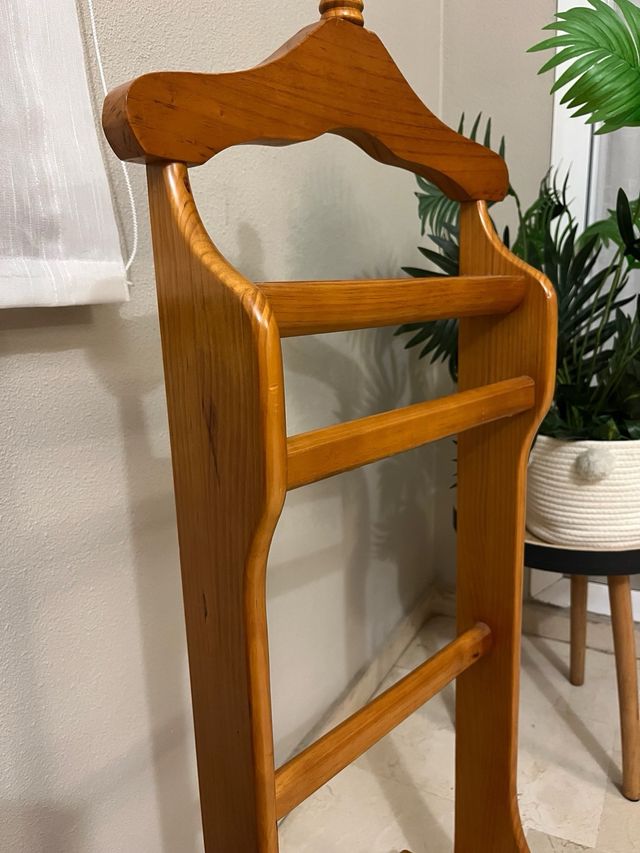 Galán de noche de madera