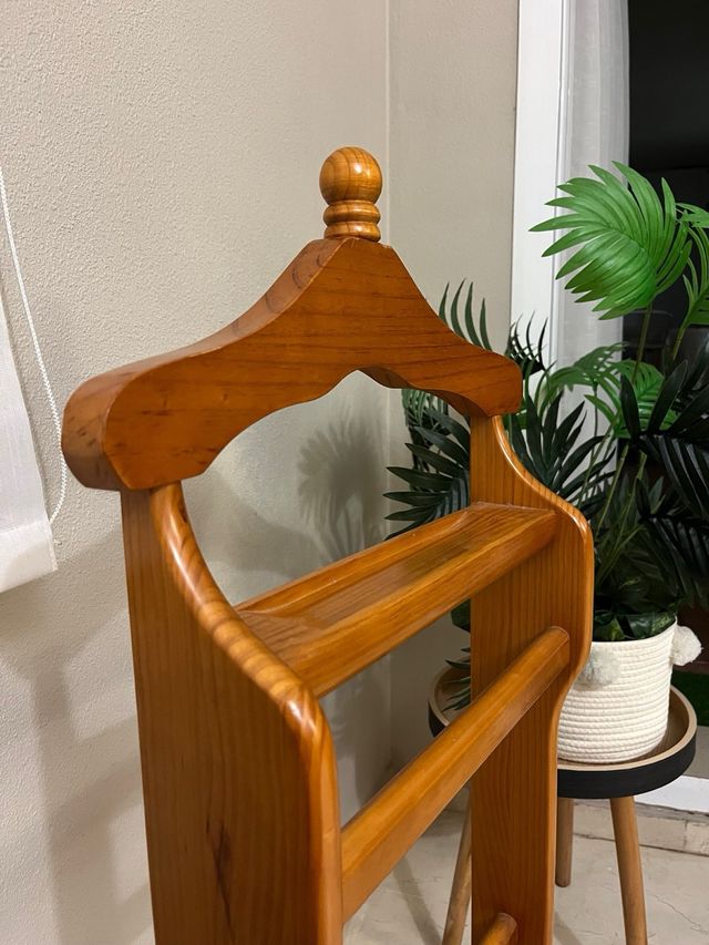 Galán de noche de madera