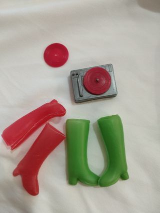 Lote botas tocadiscos muñeca antigua tipo barbie