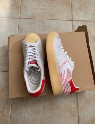 Zapatillas Adidas Superstar Blancas y Roja Oferta