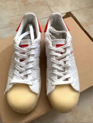 Zapatillas Adidas Superstar Blancas y Roja Oferta