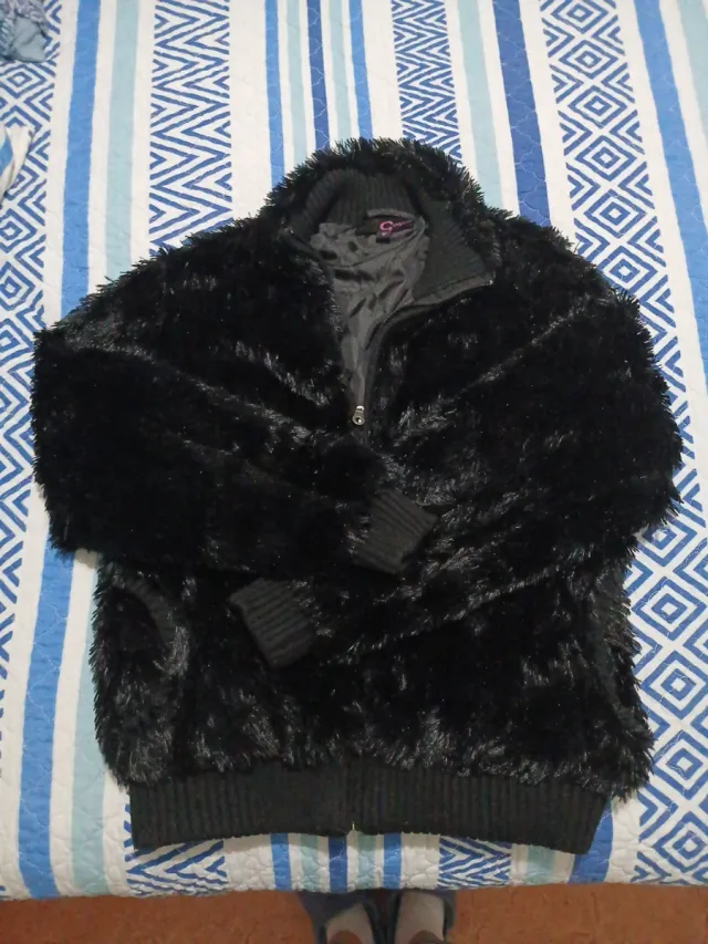 Chaqueta peludita negra T-M
