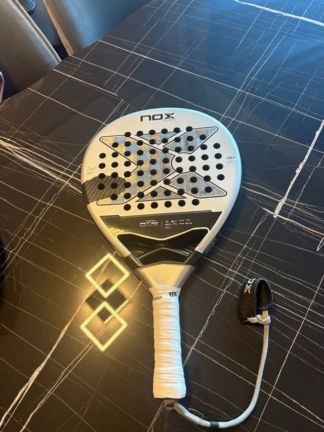 Raquete de Padel Nox AT10 Genius 2024 Reparada