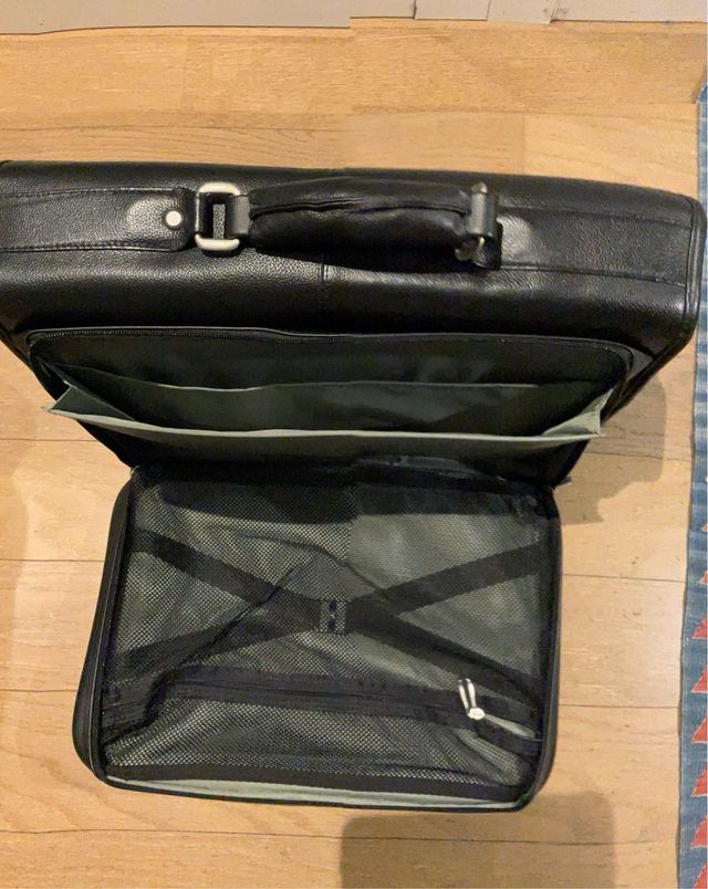 Maletín piel ordenador y viaje negro
