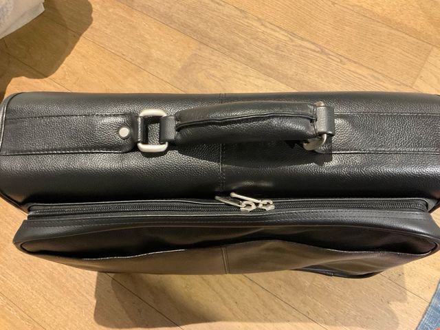 Maletín piel ordenador y viaje negro