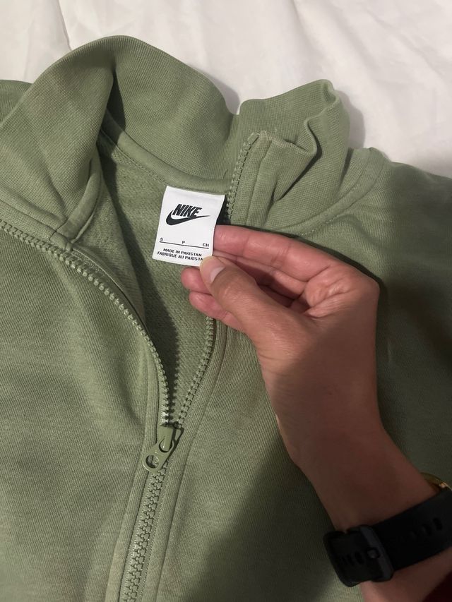 Set Nike verde crop top e pantalone