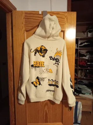 Sudadera con capucha.