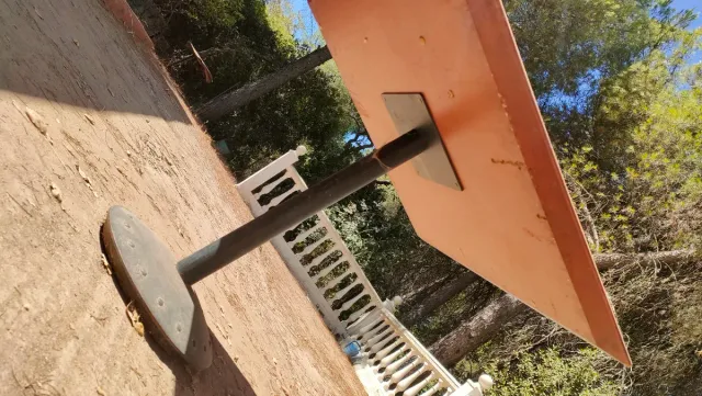 Mesa cuadrada una pata