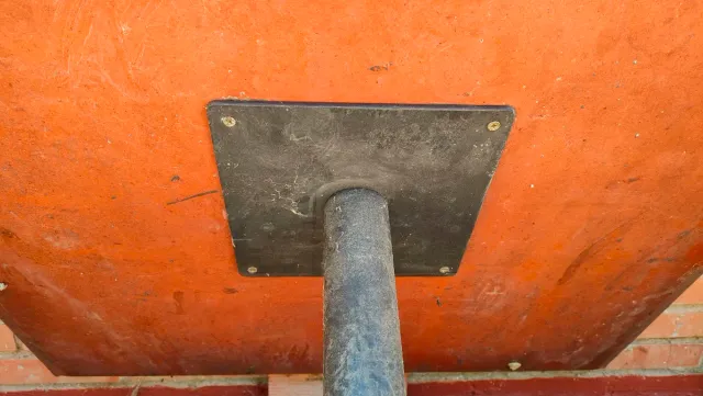 Mesa cuadrada una pata