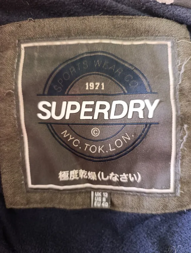 Parka Superdry verde militar talla L