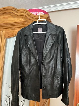 Americana de piel Bershka Negra Talla M