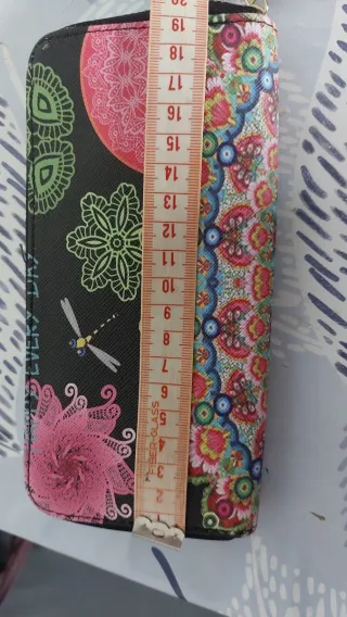 Cartera monedero con estampado étnico desigual