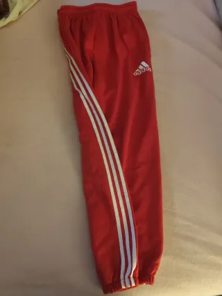 Pantalón chándal Adidas rojo