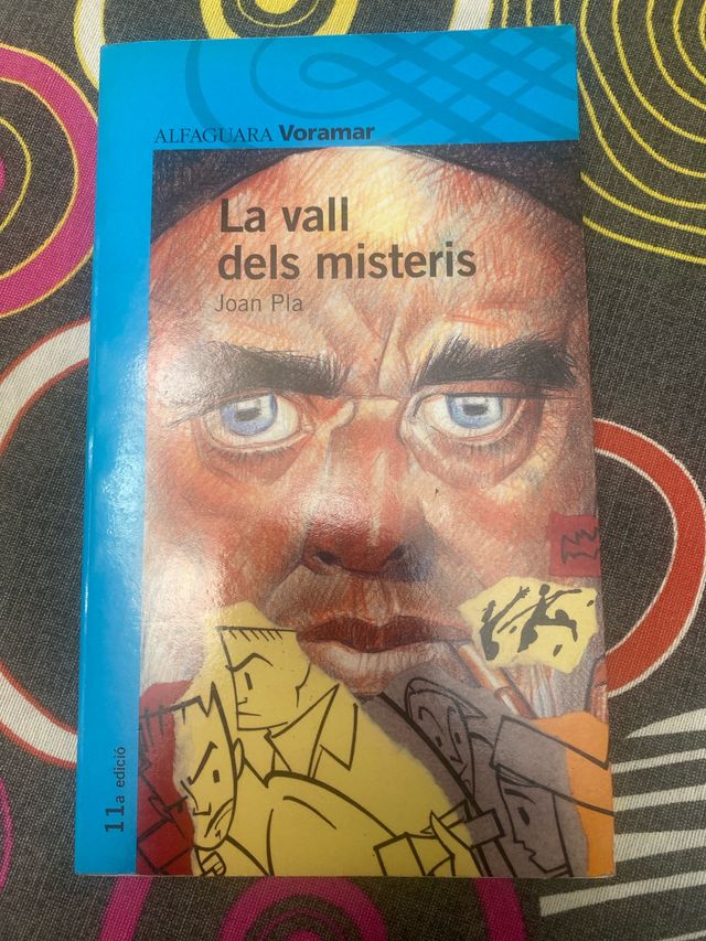 LA VALL DELS MISTERIS - VORAMAR (Catalan Edition)