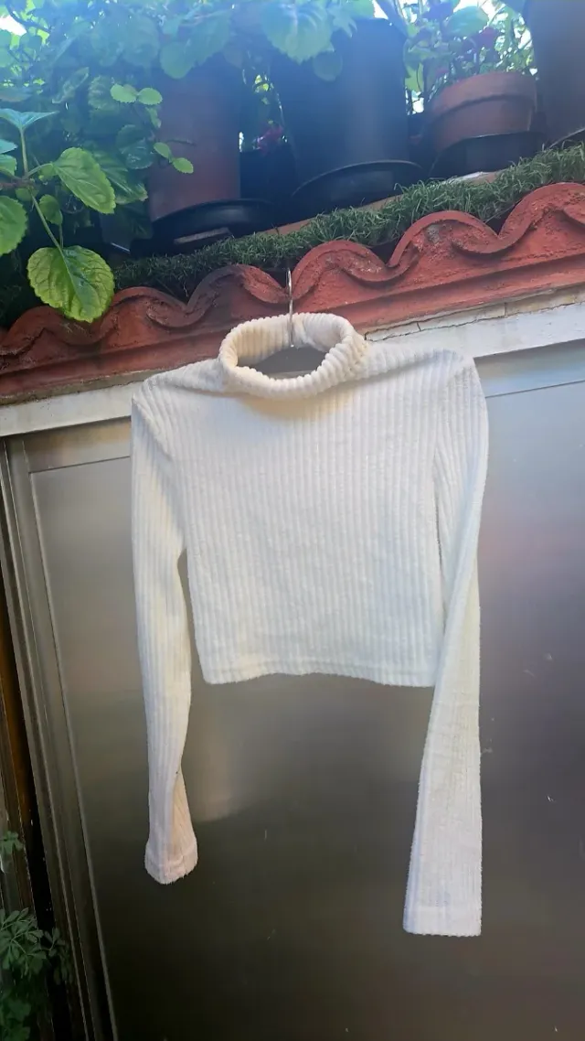 Jersey Shein cuello alto blanco talla XS