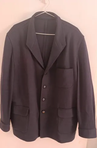 Emidio Tucci Teba Caballero azul marino.