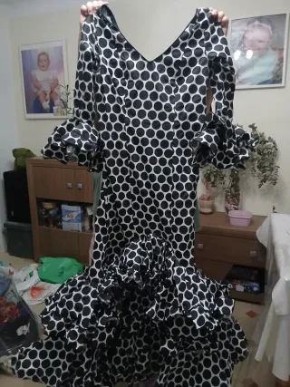 Traje de flamenca lunares seminuevo