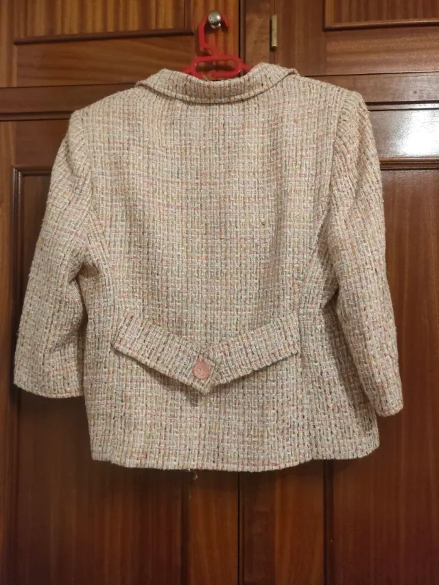 Americana tipo Chanel beige y rosa