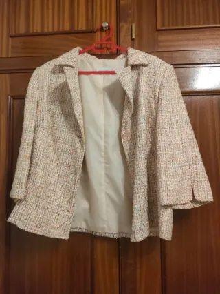 Americana tipo Chanel beige y rosa