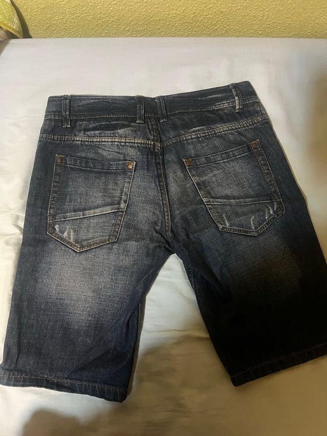 Pantalón vaquero corto