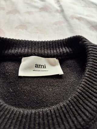 Jersey Ami Paris Negro Corazón Rojo