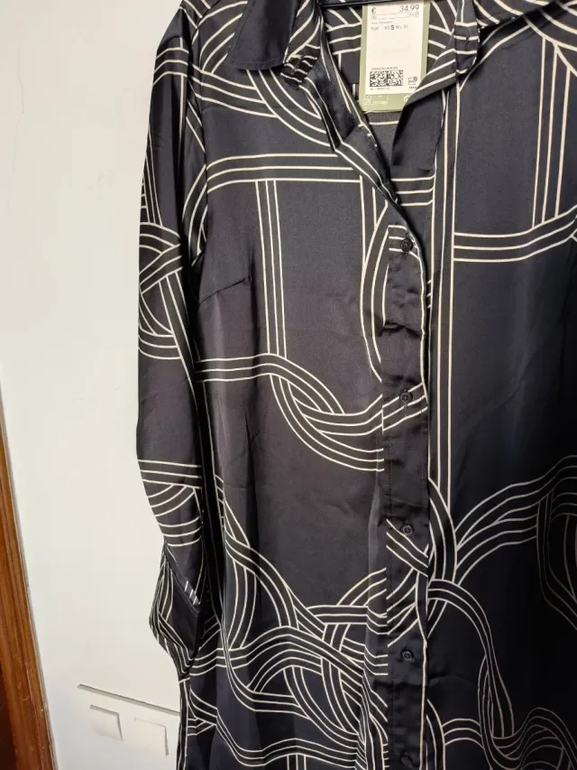 Vestido H&M negro con estampado blanco Talla S
