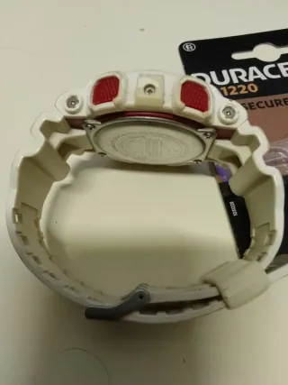 Reloj Casio G-Shock Blanco y Rojo