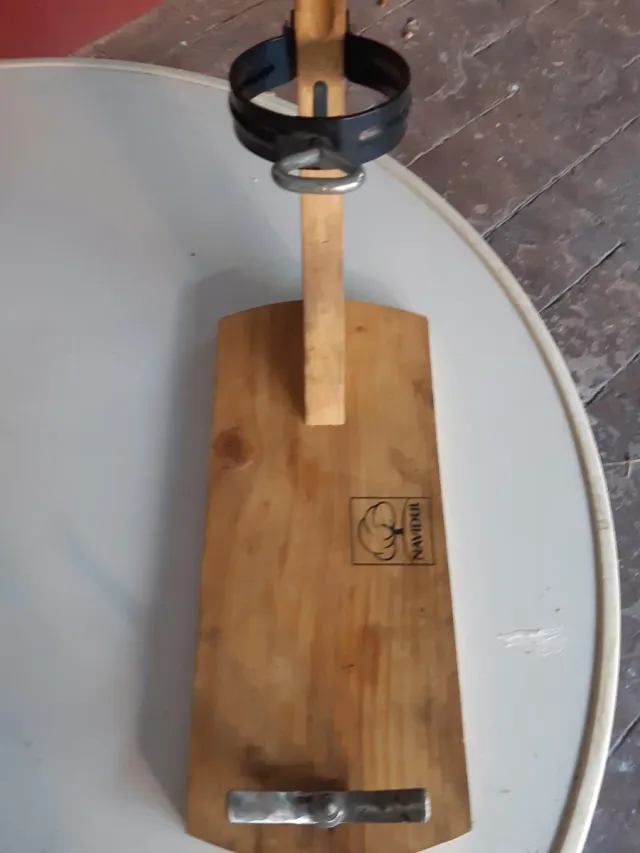 Suporte de perna de porco Navidul em madeira