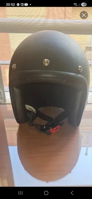 Casco de moto negro