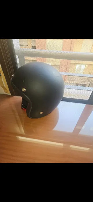 Casco de moto negro