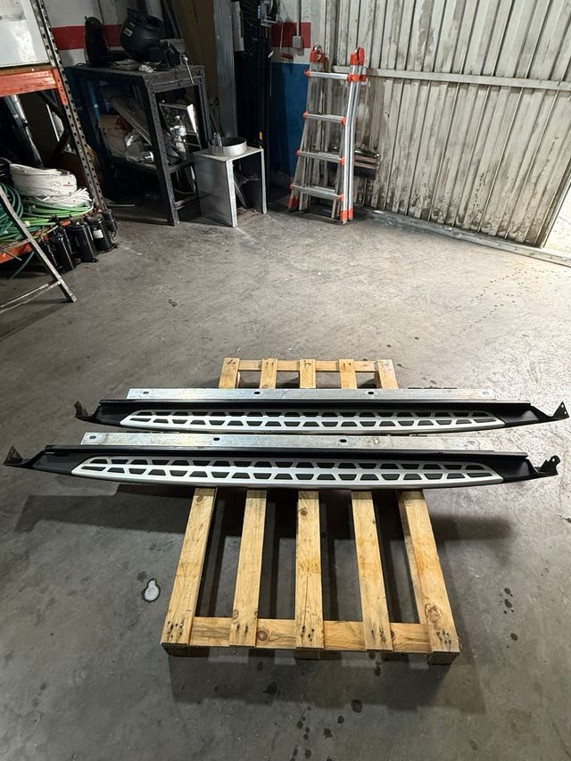 Estribos Renault Arkana
