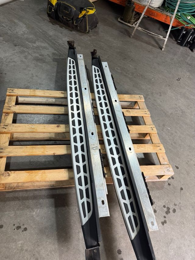 Estribos Renault Arkana
