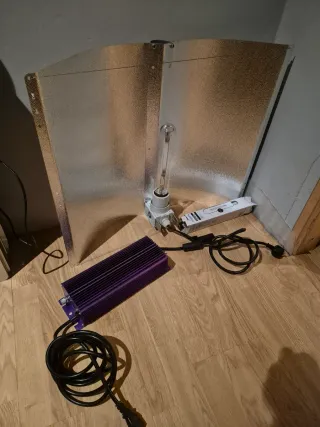 Kit Iluminación 600W Balastro Lumatek + Reflector