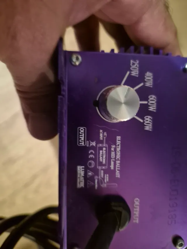 Kit Iluminación 600W Balastro Lumatek + Reflector