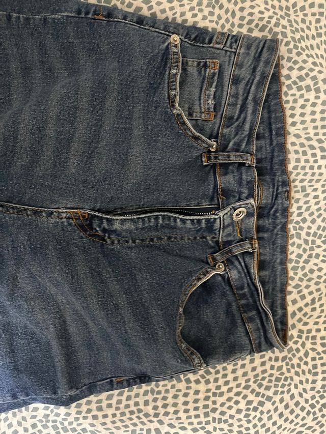 Vaqueros azules de tiro alto